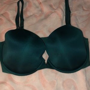 Victoria’s Secret “incredible” bra, Demi size 34F